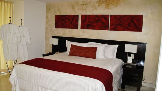 Master bedroom Villa-Magna ground floor condominium beach front Nuevo Vallarta