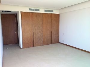 Closet recámara principal penthouse en venta Condominio Península en Nuevo Vallarta Nayarit