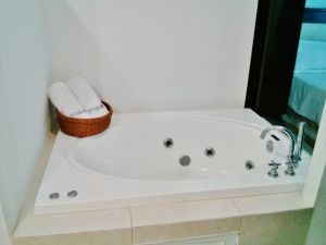 Jacuzzi en baño Condominio Villa Magna Nuevo Vallarta